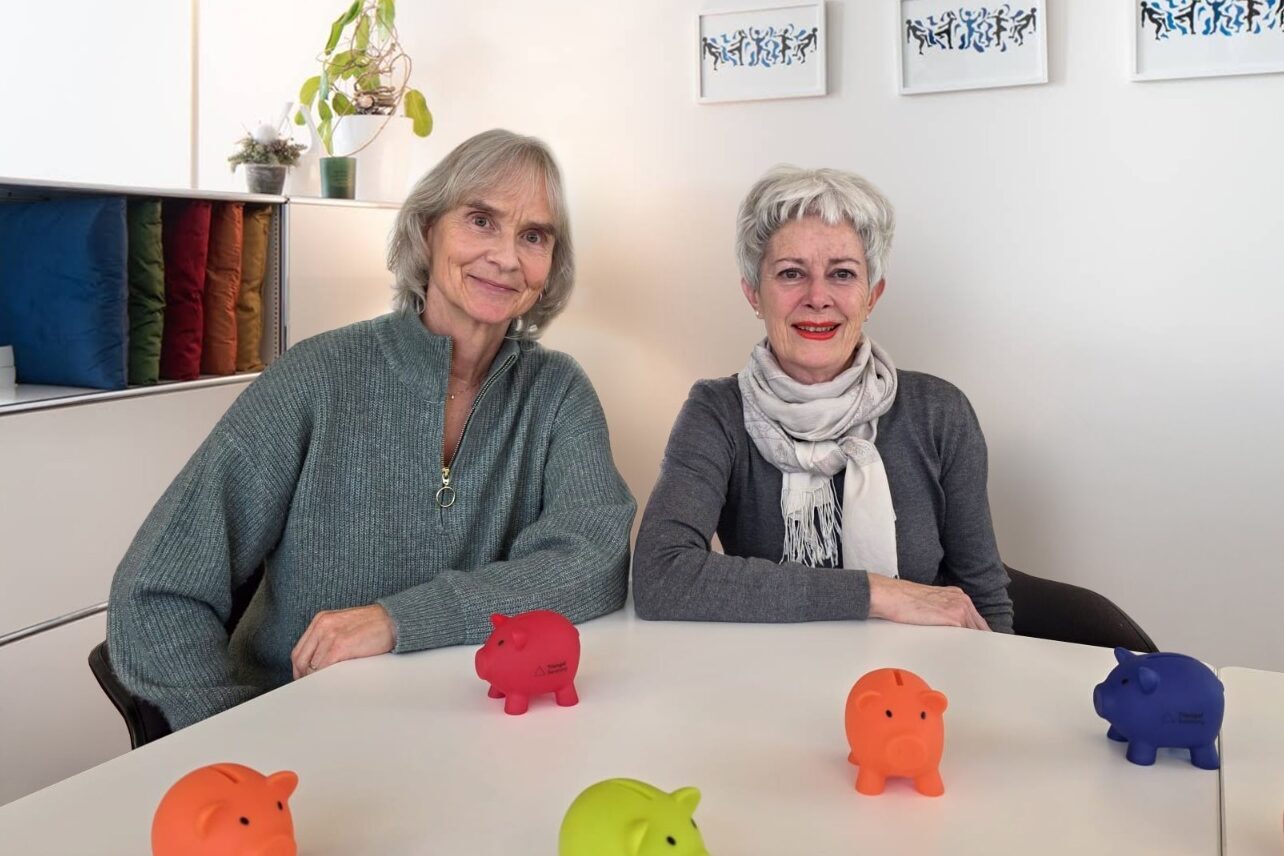 Budgetberaterin Beatrice Ligthart (links) und Schuldenberaterin Nadia Toma, Triangel Beratung (Foto: Carole Bolliger)